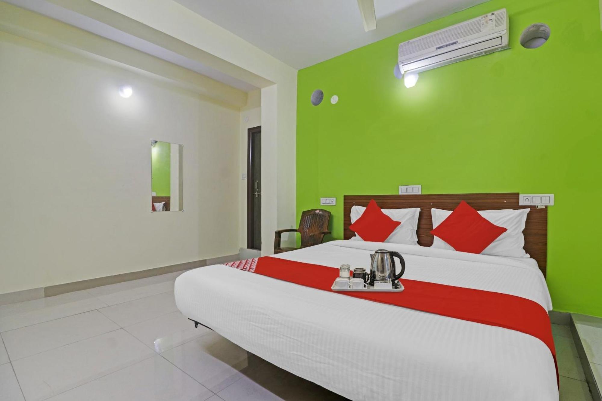 OYO 90936 Dk Reddy Square Hotel Hyderabad Eksteriør billede