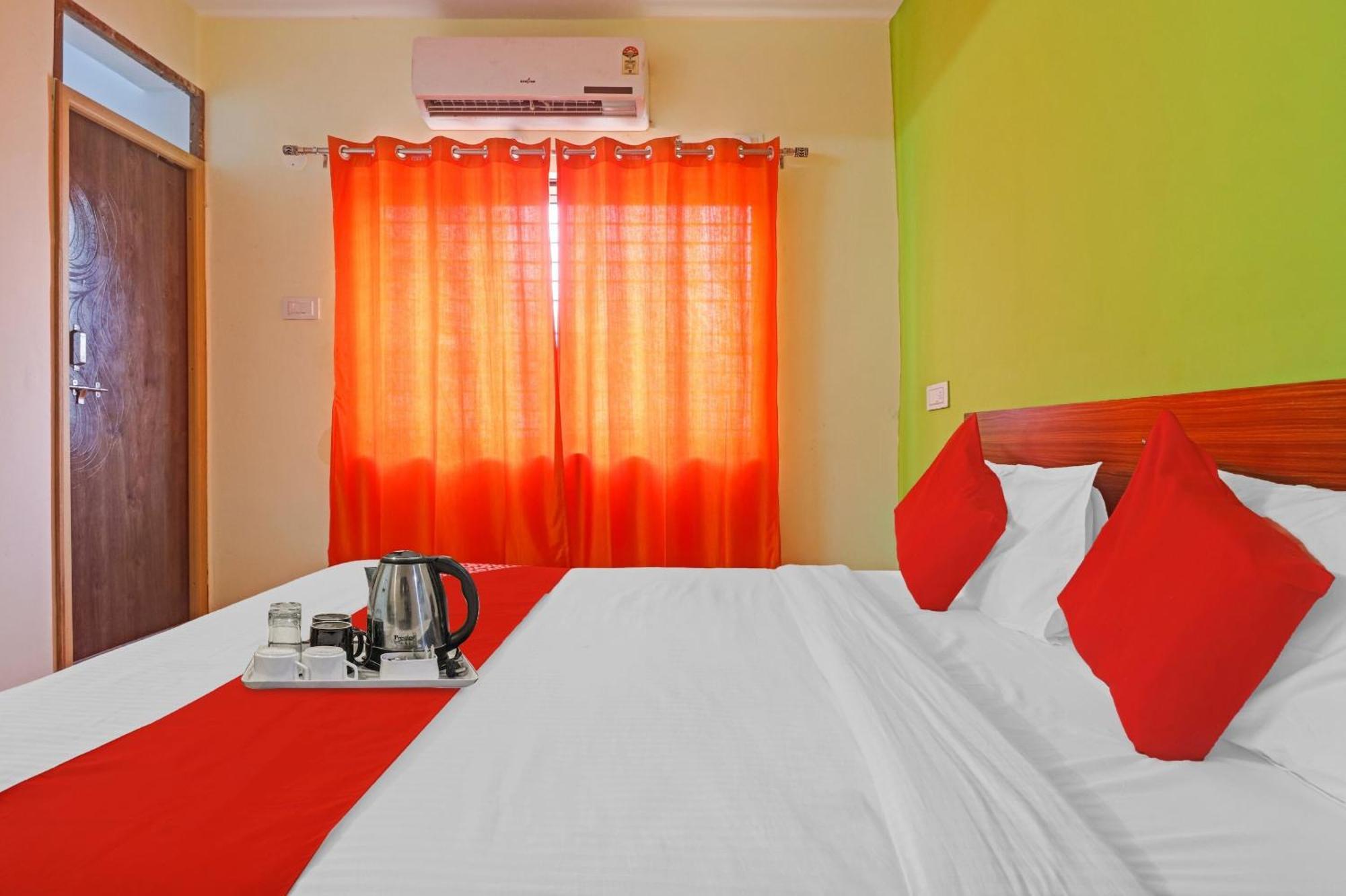 OYO 90936 Dk Reddy Square Hotel Hyderabad Eksteriør billede