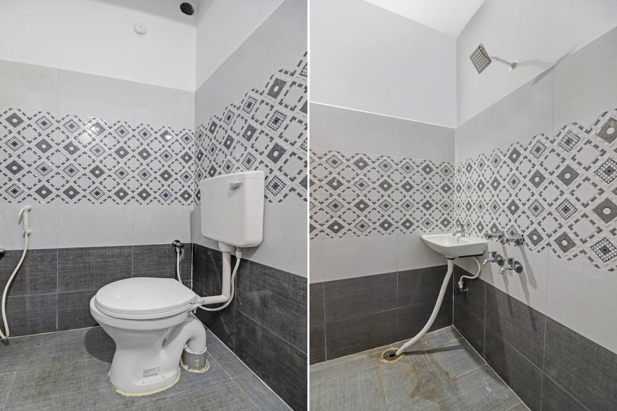 OYO 90936 Dk Reddy Square Hotel Hyderabad Eksteriør billede