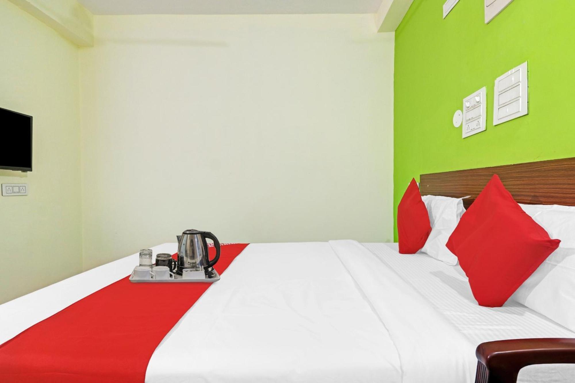 OYO 90936 Dk Reddy Square Hotel Hyderabad Eksteriør billede