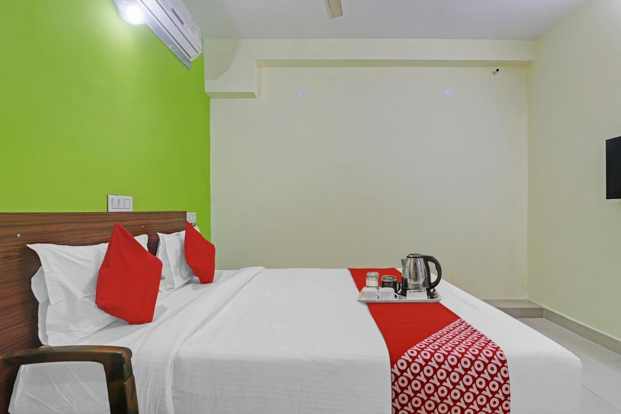 OYO 90936 Dk Reddy Square Hotel Hyderabad Eksteriør billede