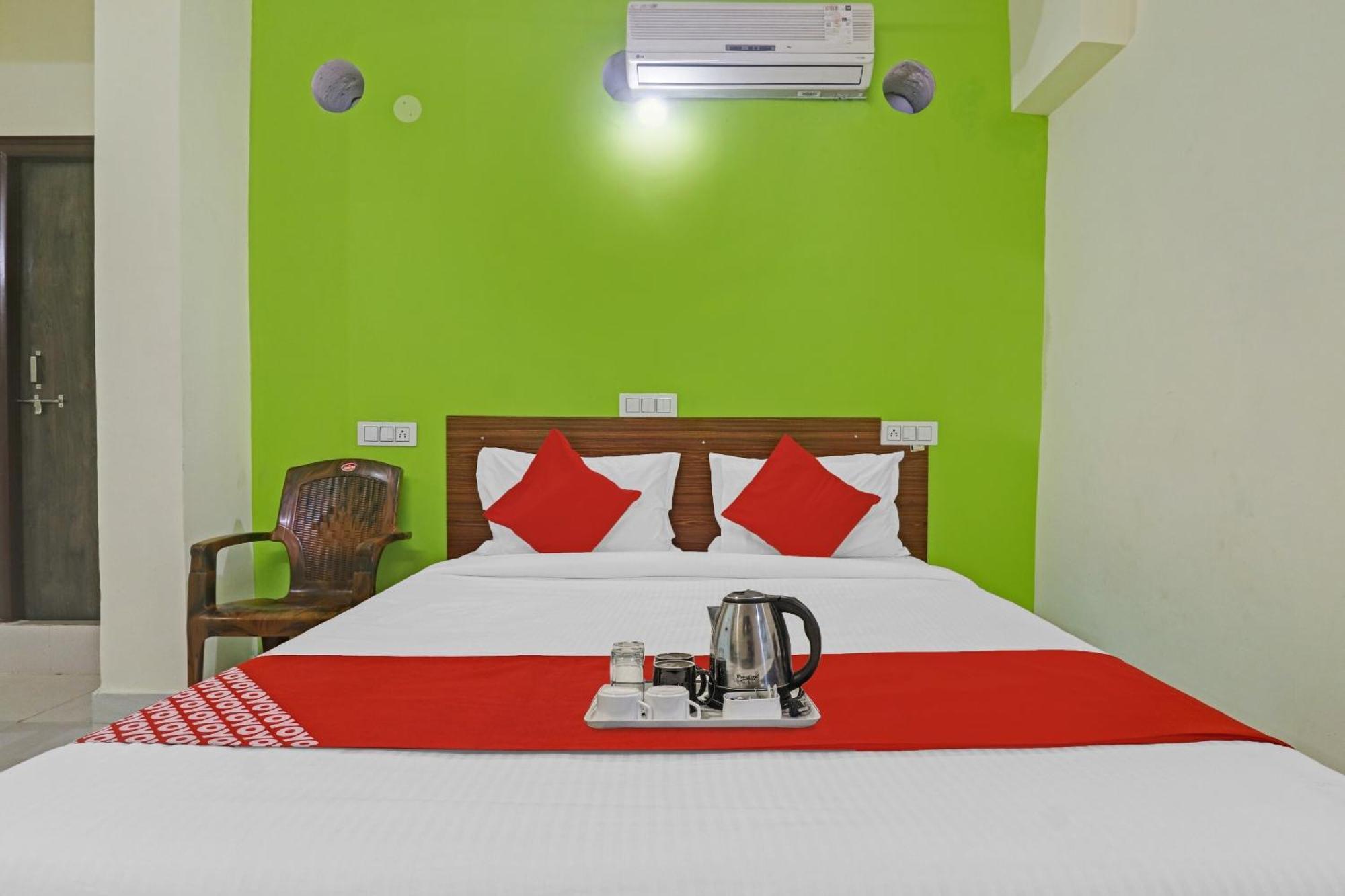 OYO 90936 Dk Reddy Square Hotel Hyderabad Eksteriør billede