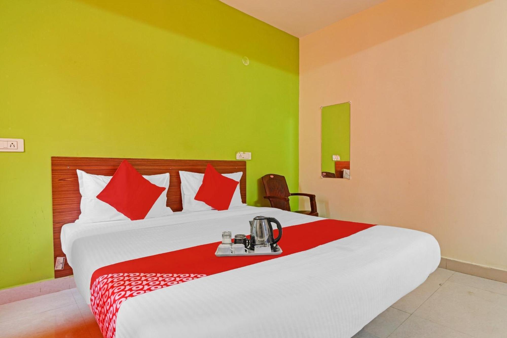 OYO 90936 Dk Reddy Square Hotel Hyderabad Eksteriør billede