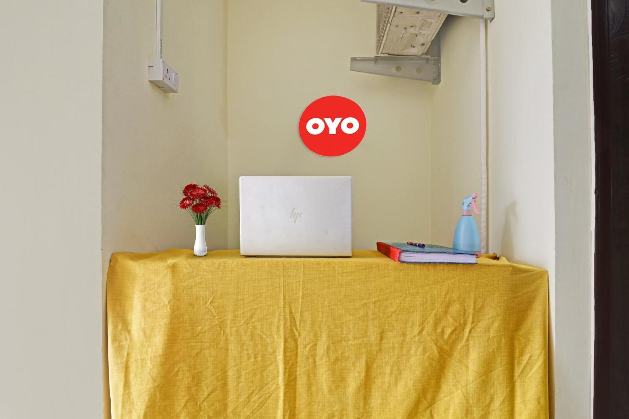 OYO 90936 Dk Reddy Square Hotel Hyderabad Eksteriør billede